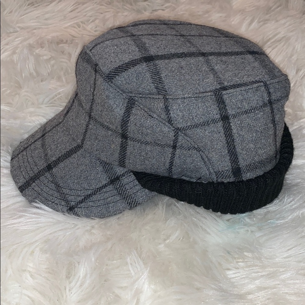 Stylish hat (ear covers)